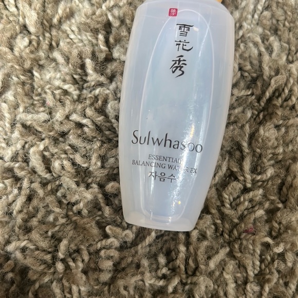 SULWHASOO
Essential Balancing Water EX 30 mL - Picture 2 of 4
